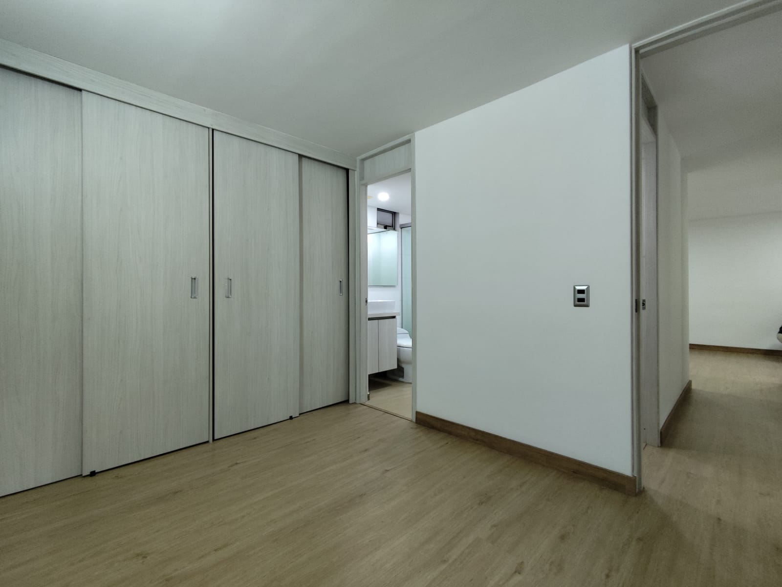https://mmiprhedhizonliwnpui.supabase.co/storage/v1/object/public/gallery/107fd45e-7dae-4f82-a2fe-436fcbef4a92.png