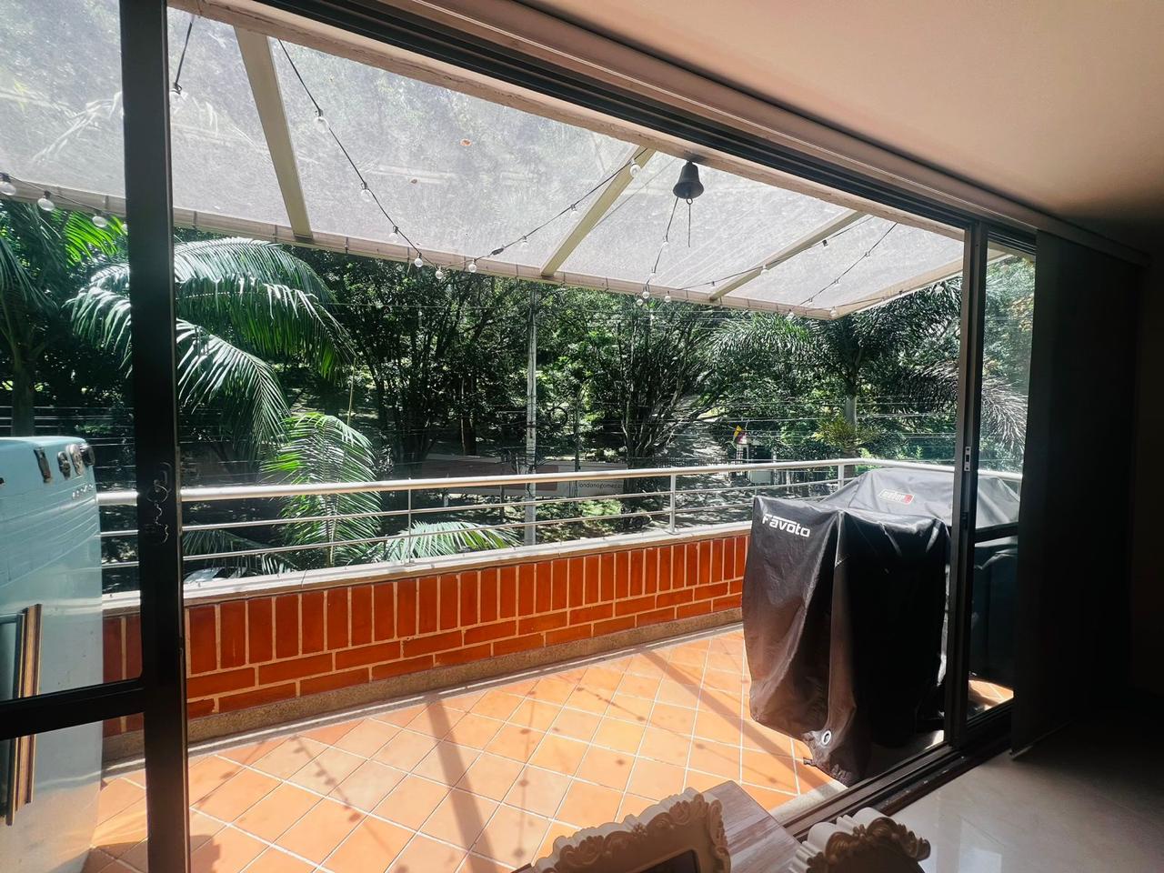 https://mmiprhedhizonliwnpui.supabase.co/storage/v1/object/public/gallery/32c21f64-e8f5-4f7f-bb75-8de4ea9b67dc.png