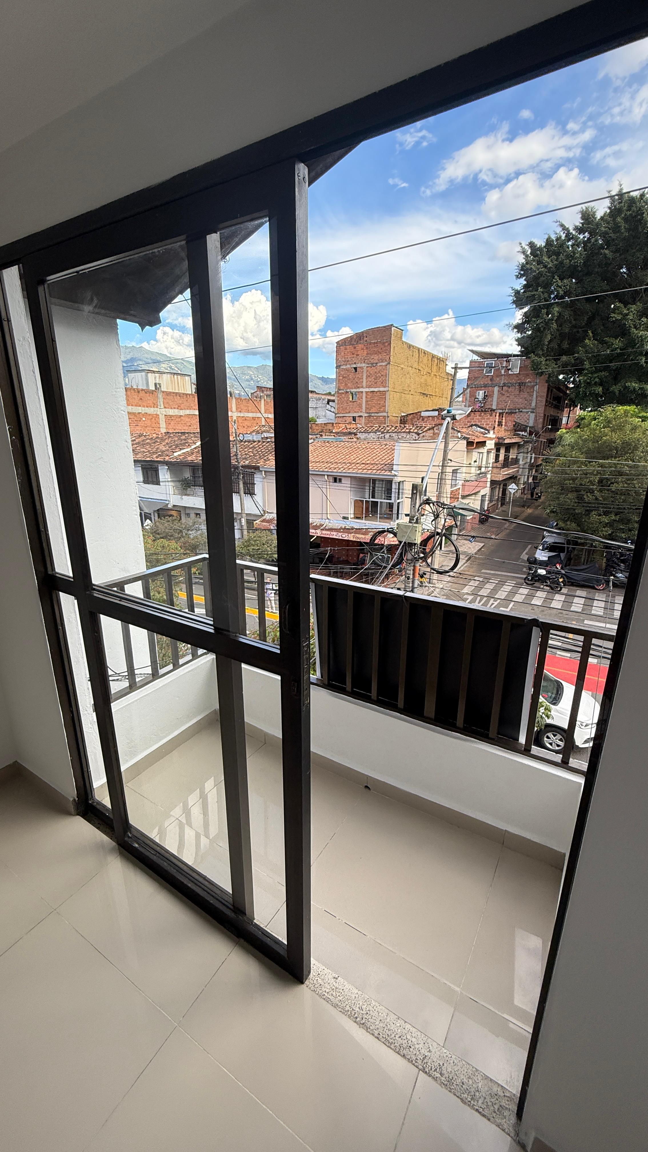 https://mmiprhedhizonliwnpui.supabase.co/storage/v1/object/public/gallery/5bc943f4-ccb5-4fef-866b-424854fe4533.png