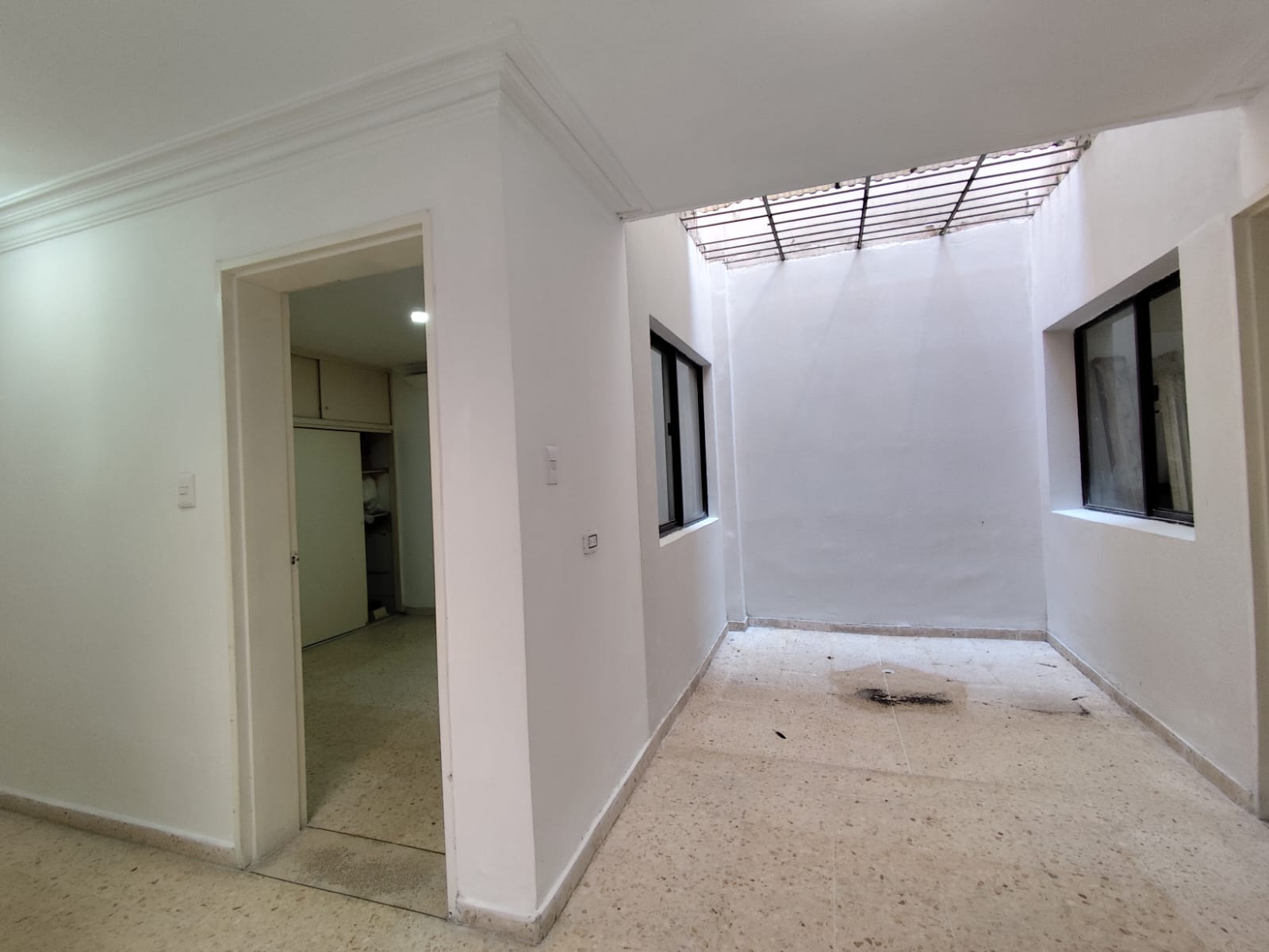 https://mmiprhedhizonliwnpui.supabase.co/storage/v1/object/public/gallery/a0f74760-eabd-47d9-a58c-8b6a70c5fa8c.png