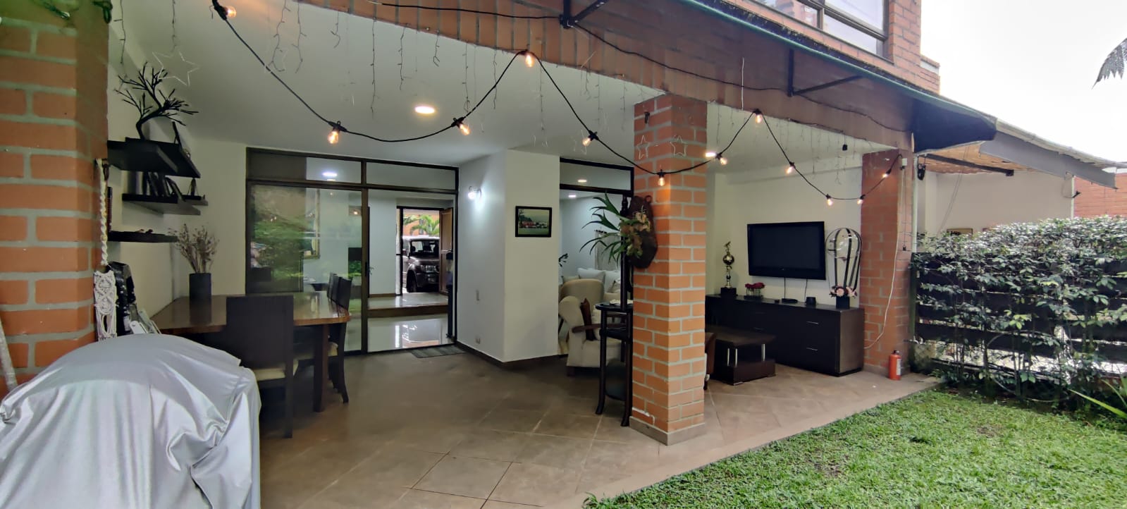 https://mmiprhedhizonliwnpui.supabase.co/storage/v1/object/public/gallery/e09dcf7e-fbfe-466c-9a58-3f51bf782ed7.png