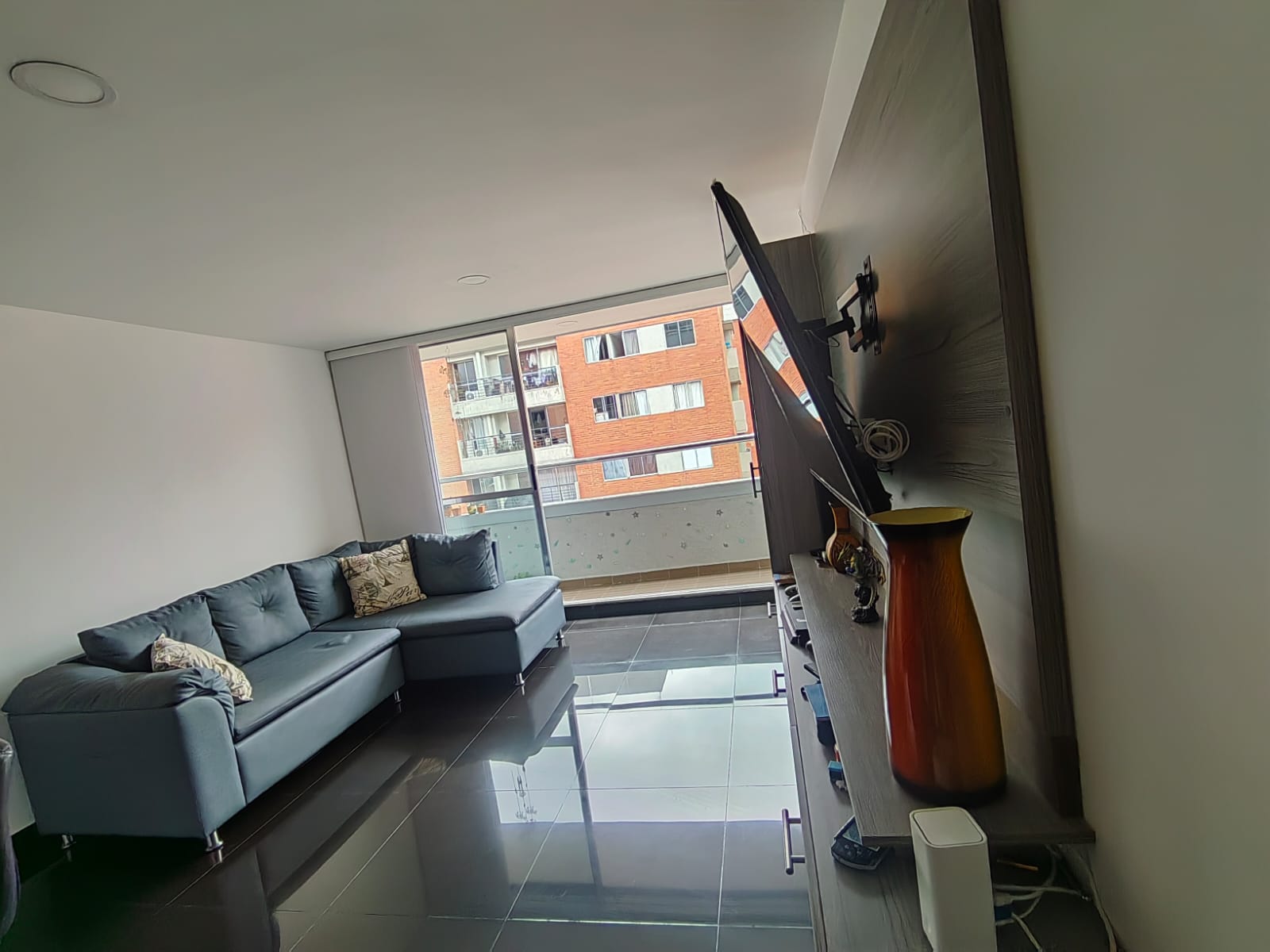 https://mmiprhedhizonliwnpui.supabase.co/storage/v1/object/public/gallery/f63cf7a7-2541-483e-b46f-c13362b15fcd.png